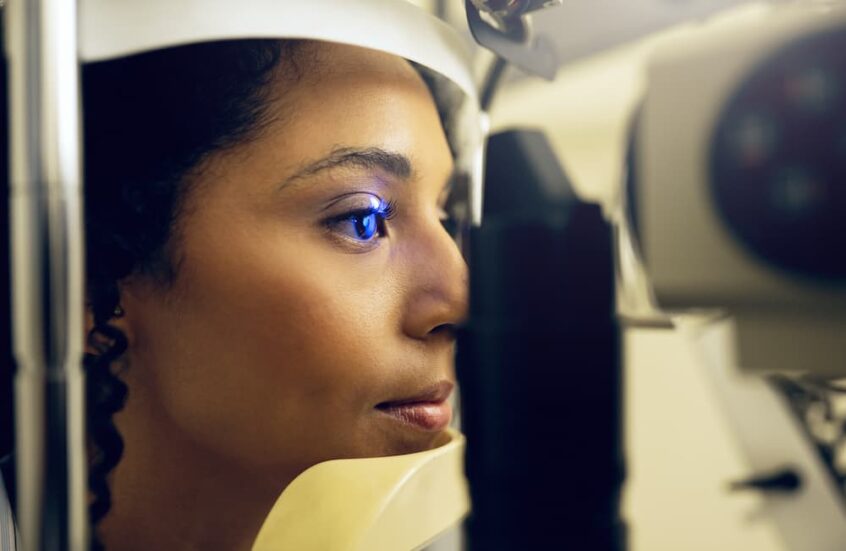 Patient receiving a professional eye exam, emphasizing the need for regular diabetic eye exam to monitor and manage diabetes eye problems.